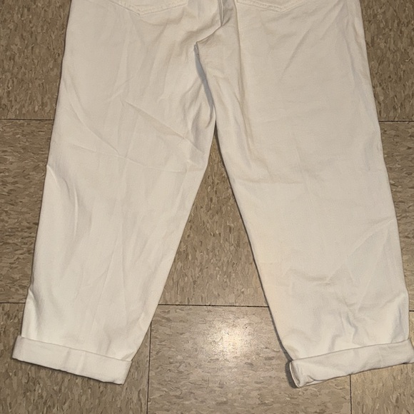 aerie High-Waisted Relaxed Denim Jogger in Pure White size Medium (Size 8 US) - Picture 12 of 16